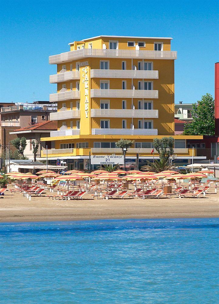 Hotel Carnaby Римини Экстерьер фото
